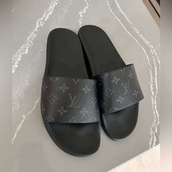 Black Louis Vuitton Waterfront Mule Slides Size 10. No defects. - Picture 11 of 16